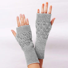 Load image into Gallery viewer, Long Gloves Ladies Fingerless | j and p hats 